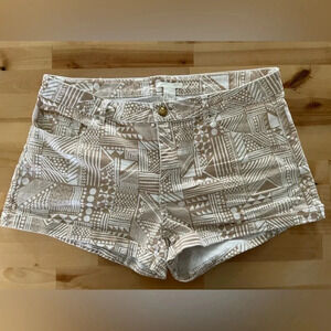 H&M Shorts Geometric Pattern, size 10